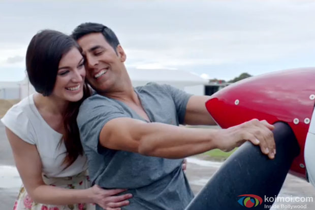 Akshay Kumar in a 'Meherbaani' song still from movie ‘The Shaukeens’