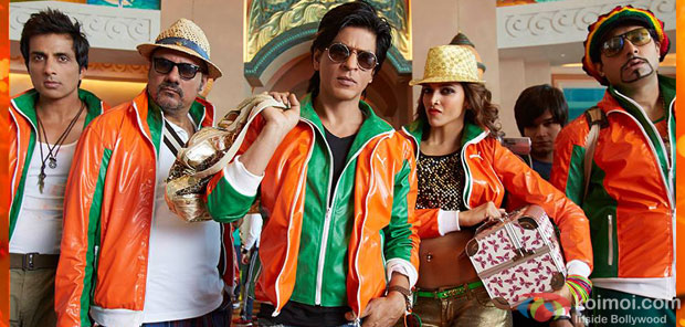 Sonu Sood, Boman Irani, Shah Rukh Khan, Deepika Padukone, Vivaan Shah and Abhishek Bachcahn in a still from movie'Happy New Year'