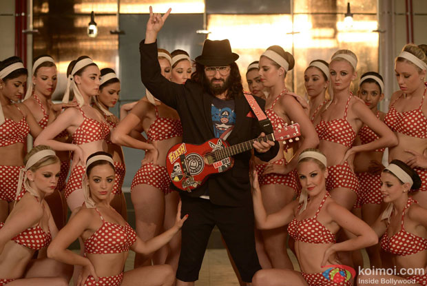 Saif Ali Khan in a still from movie 'Happy Ending'