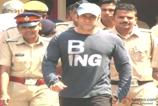 Salman Khan After Casting His Vote At Maharashtra Elections