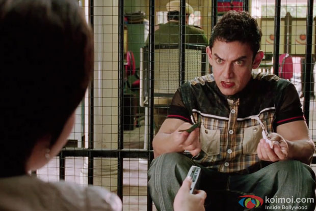 Anushka Sharma and Aamir Khan in a still from movie 'PK'