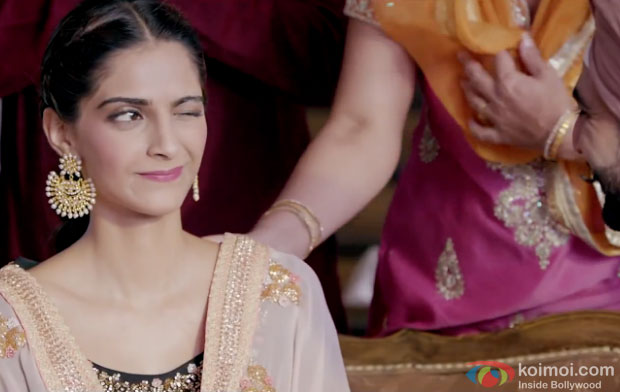 Sonam Kapoor in a still from movie 'Dolly Ki Doli'
