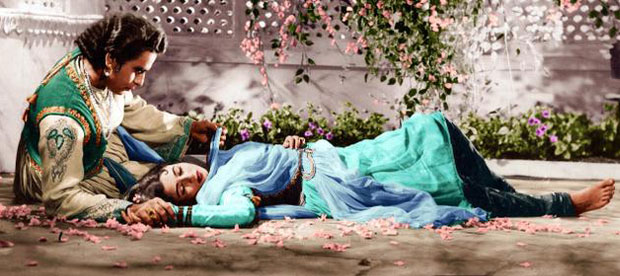 still from movie 'Mughal-e-Azam (1960)'