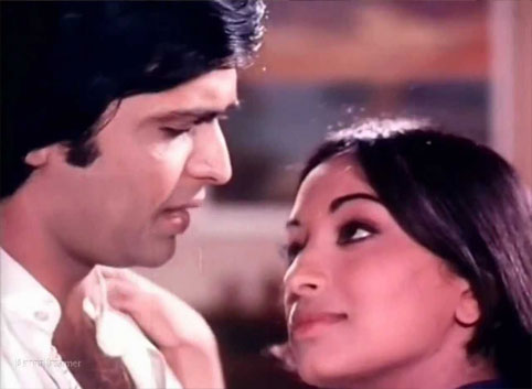 still from movie 'Julie (1975)'