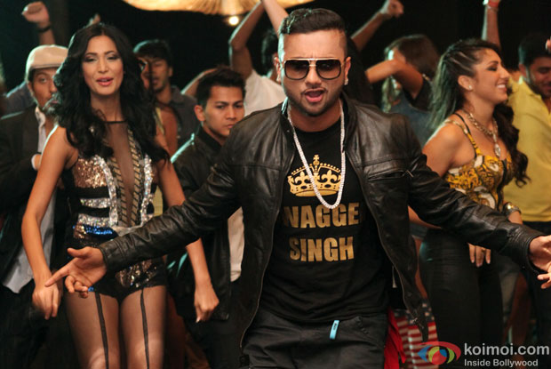 Yo Yo Honey Singh in a still from movie 'Dilliwaali Zaalim Girlfriend'
