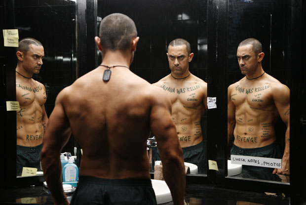 Aamir Khan in a still from movie 'Ghajini (2008)'