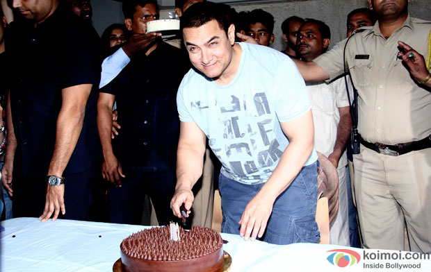 Aamir Khan Celebrates His Birthday With Media In Advance