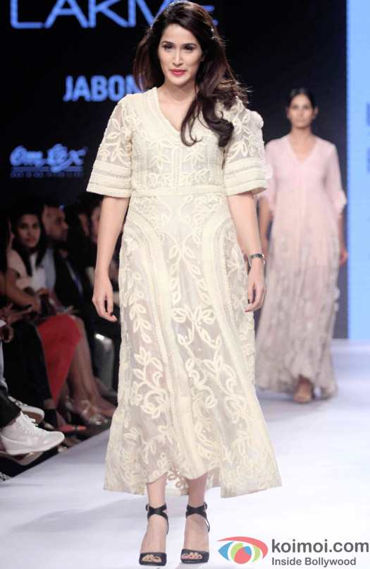 Sagarika Ghatge Walks The Ramp For Pallavi Singhee & Yogesh Chaudhary