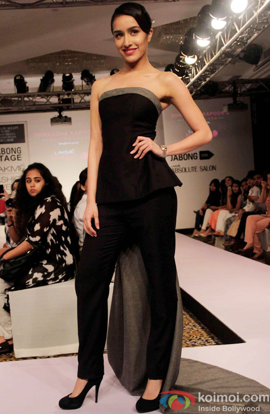 Shraddha Kapoor Walks The Ramp For Absolute Sculpt Show Shraddha Kapoor Walks The Ramp For Absolute Sculpt Show