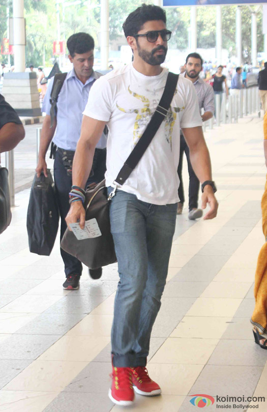 Farhan Akhtar Spotted At Domestic Airport Farhan Akhtar Spotted At Domestic Airport