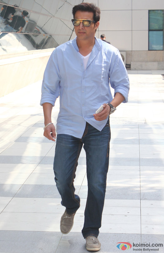 Jimmy Shergill Spotted At Domestic Airport Jimmy Shergill Spotted At Domestic Airport