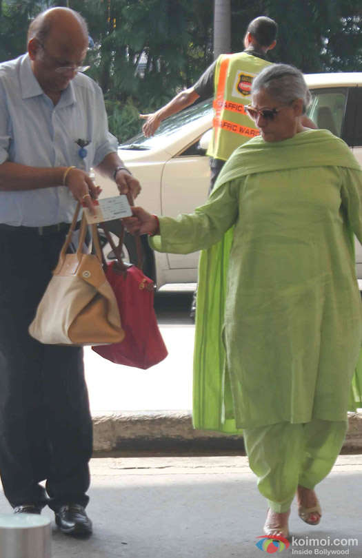 Jaya Bachchan Spotted At Domestic Airport Jaya Bachchan Spotted At Domestic Airport