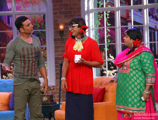 Akshay Kumar Promote Gabbar Is Back On Comedy Nights With Kapil