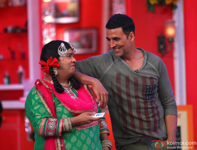 Akshay Kumar Promote Gabbar Is Back On Comedy Nights With Kapil