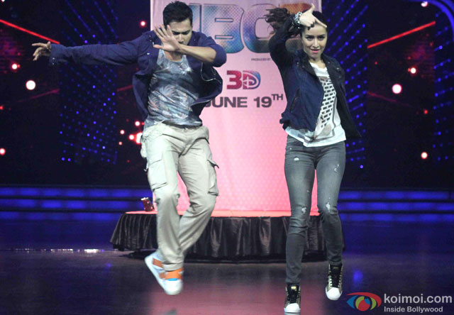 Varun Dhawan and Shraddha Kapoor during the promotion of movie '(ABCD 2) – Any Body Can Dance 2' on the sets of Dance India Dance Super Moms 2