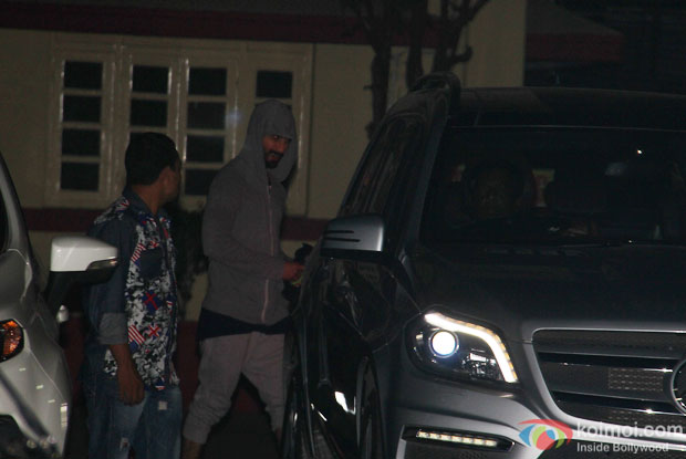 Shahid Kapoor Snapped Out Side Of His Gym