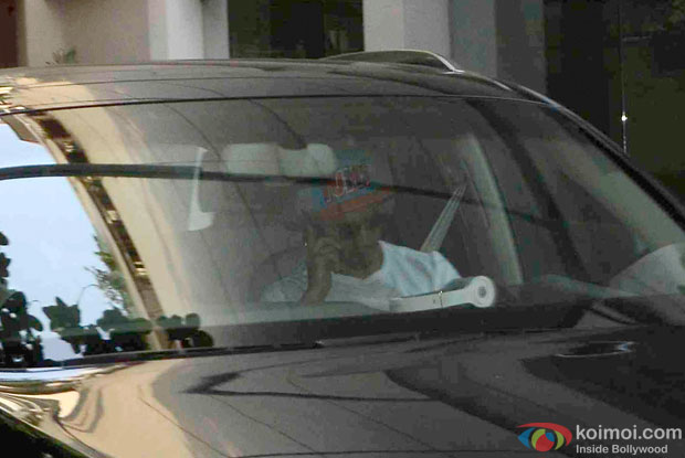 Varun Dhawan Spotted At Juhu