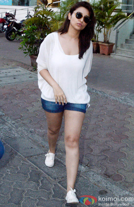 Parineeti Chopra Snapped At Juhu