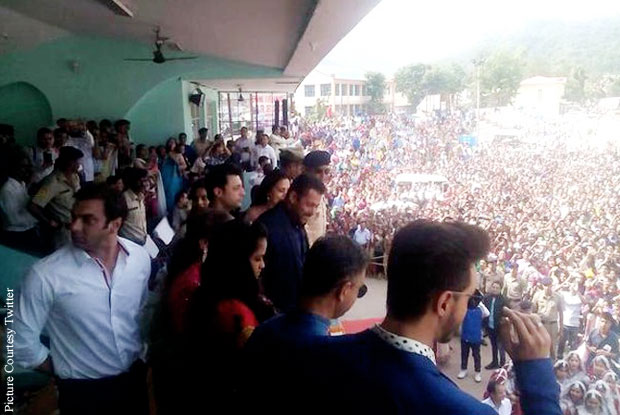Salman Khan and his family members attend Arpita’s wedding reception in Mandi