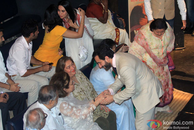 Karishma Kapoor and Saif Ali Khan during the Shashi Kapoor awarded with Dadasaheb Phalke award