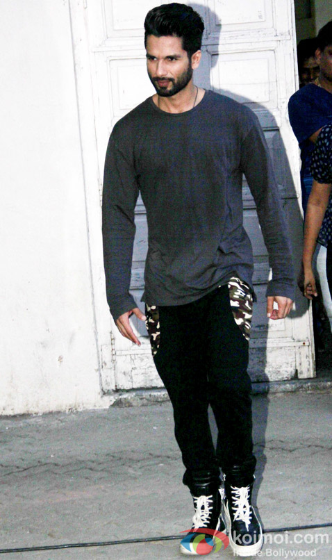 Shahid Kapoor Snapped At Mehboob Studios
