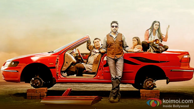 Rishi Kapoor, Abhishek Bachchan, Supriya Pathak and Asin in a still from movie 'All Is Well'