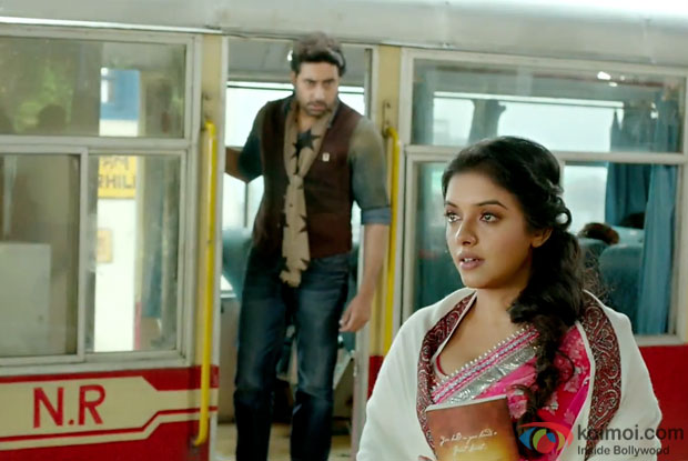 Abhishek Bachchan and Asin in a still from movie 'All Is Well' Abhishek Bachchan and Asin in a still from movie 'All Is Well'