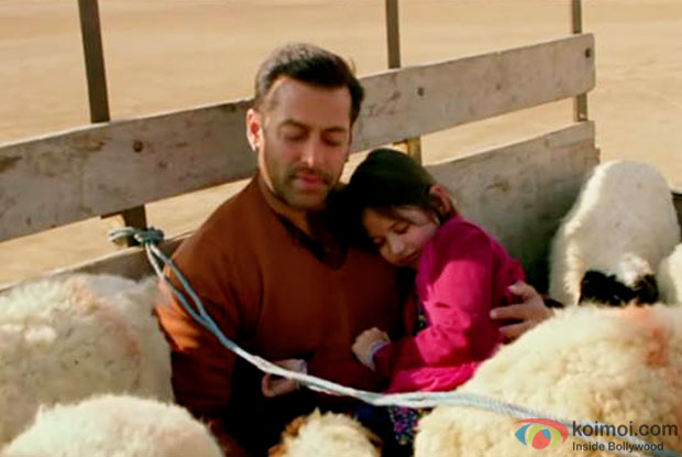 Salman Khan and Harshaali Malhotra in a still from movie 'Bajrangi Bhaijaan'