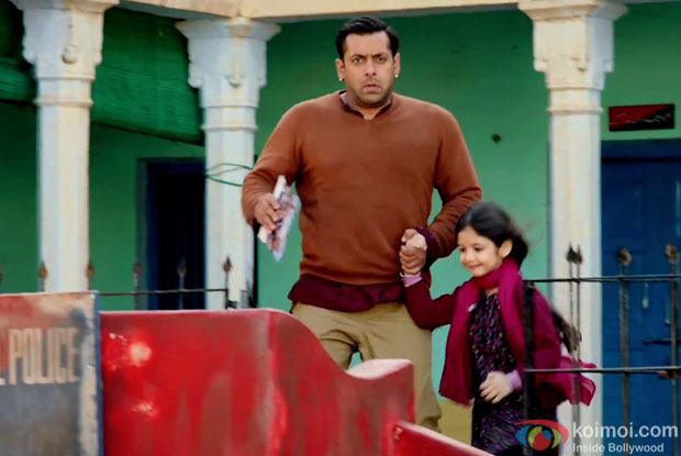 Salman Khan and Harshaali Malhotra in a still from movie 'Bajrangi Bhaijaan'