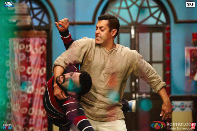 Salman Khan in a still from movie 'Bajrangi Bhaijaan'