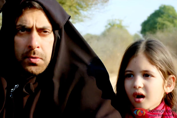 Salman Khan and Harshaali Malhotra in a still from movie 'Bajrangi Bhaijaan'