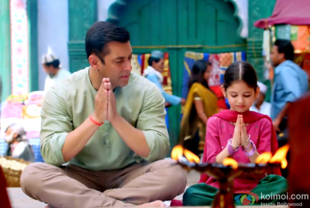 Salman Khan and Harshaali Malhotra in a still from movie 'Bajrangi Bhaijaan'
