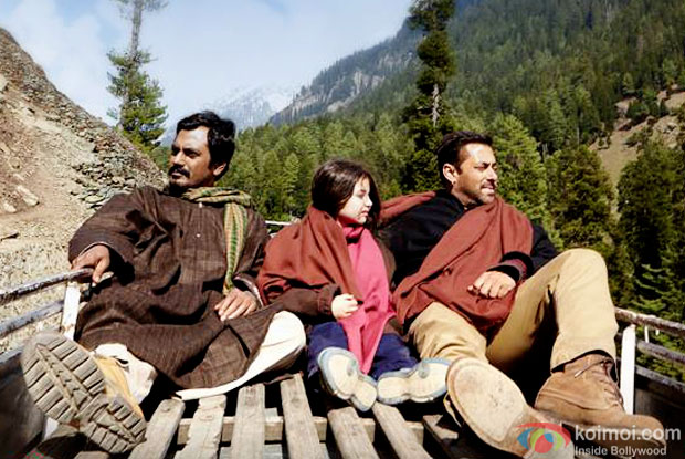 Nawazuddin Siddiqui, Harshaali Malhotra and Salman Khan in a still from movie 'Bajrangi Bhaijaan'