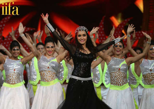 Shraddha Kapoor performs at 'IIFA Awards 2015'