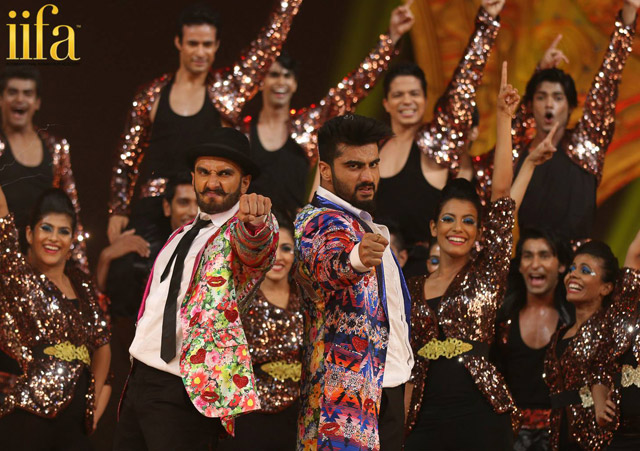 Ranveer Singh and Arjun Kapoor performs at 'IIFA Awards 2015'