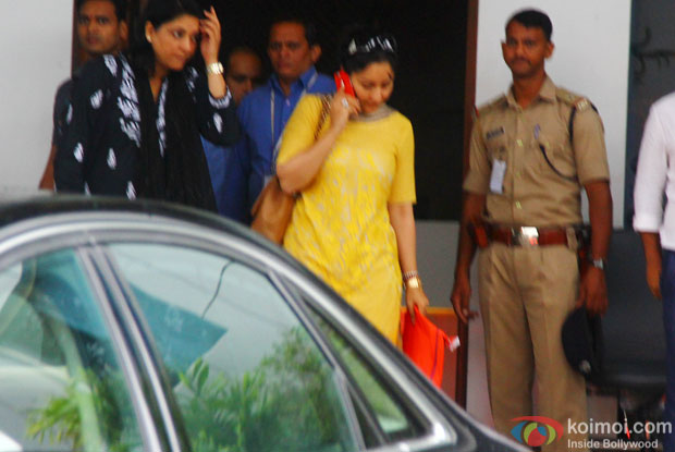 Mannyata Dutt Snapped at Airport. Mannyata Dutt Snapped at Airport.