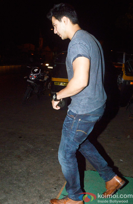 Paparazzi Pictures- Varun Dhawan Spotted