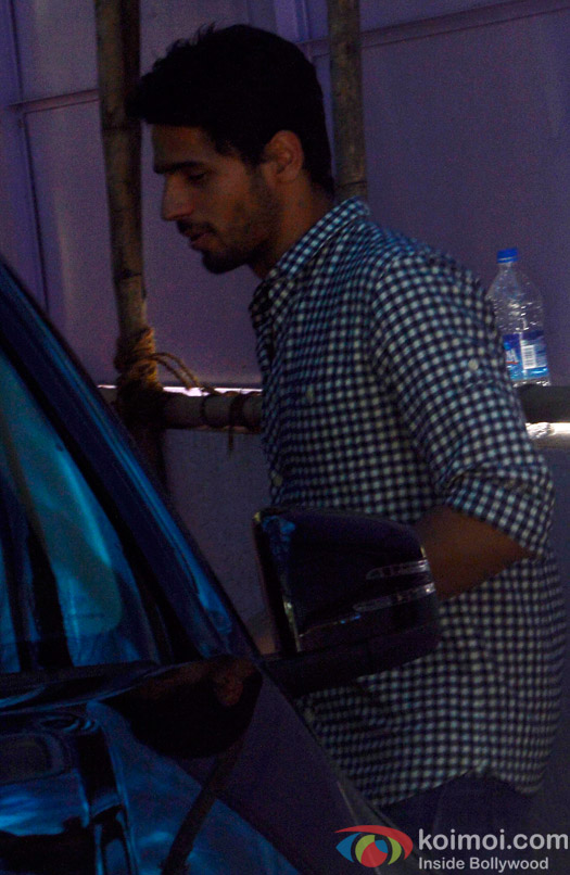 Paparazzi Pictures- Sidharth Malhotra Spotted