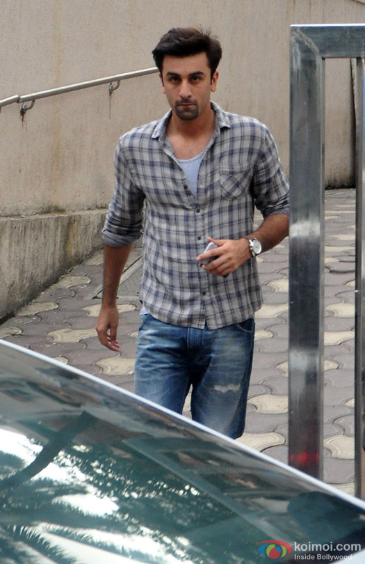 Ranbir Kapoor Snapped At Bandra