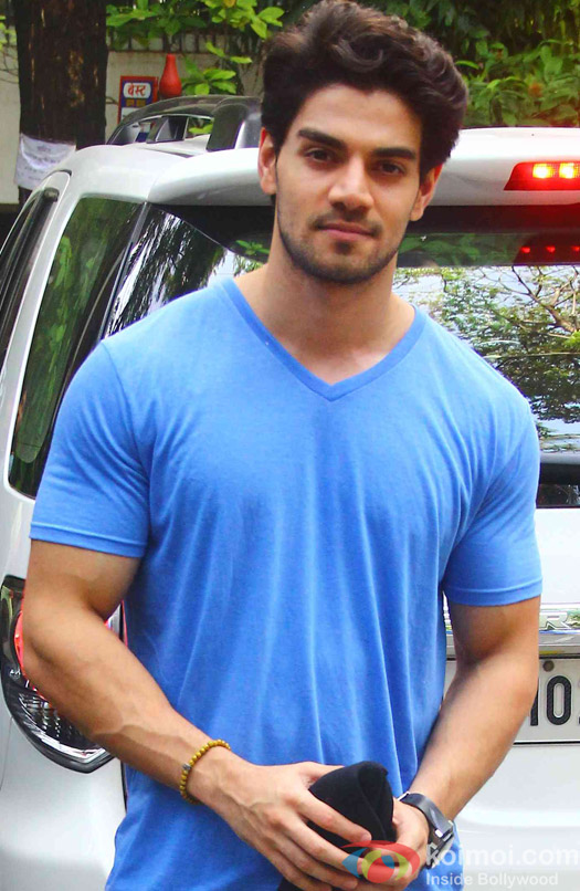 Sooraj Pancholi snapped in bandra