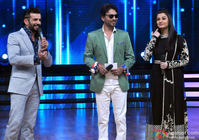 Irrfan Khan and Aishwarya Rai Bachchan during the promotion of movie 'Jazbaa' on the sets of 'Dance India Dance'