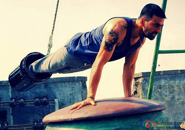 Akshay Kumar in a still from movie 'Brothers'