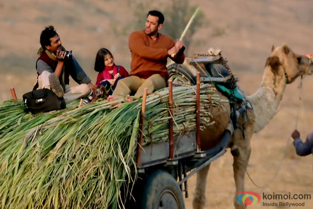 Nawazuddin Siddiqui, Harshaali Malhotra and Salman Khan in a still from movie 'Bajrangi bhaijaan' Nawazuddin Siddiqui, Harshaali Malhotra and Salman Khan in a still from movie 'Bajrangi bhaijaan'