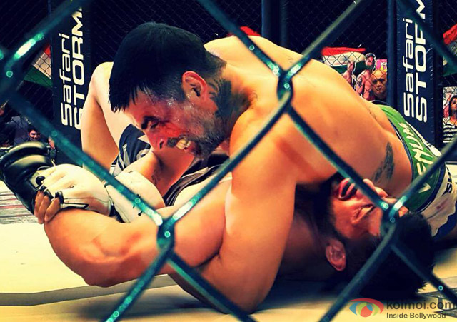 Akshay Kumar and Sidharth Malhotra in a still from movie 'Brothers'