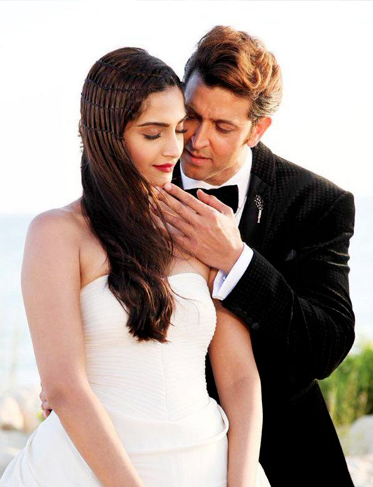 Sonam Kapoor and Hrithik Roshan in a still from 'Dheere Dheere' song