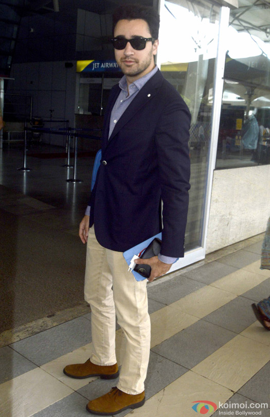 Imran Khan Snapped At Airport