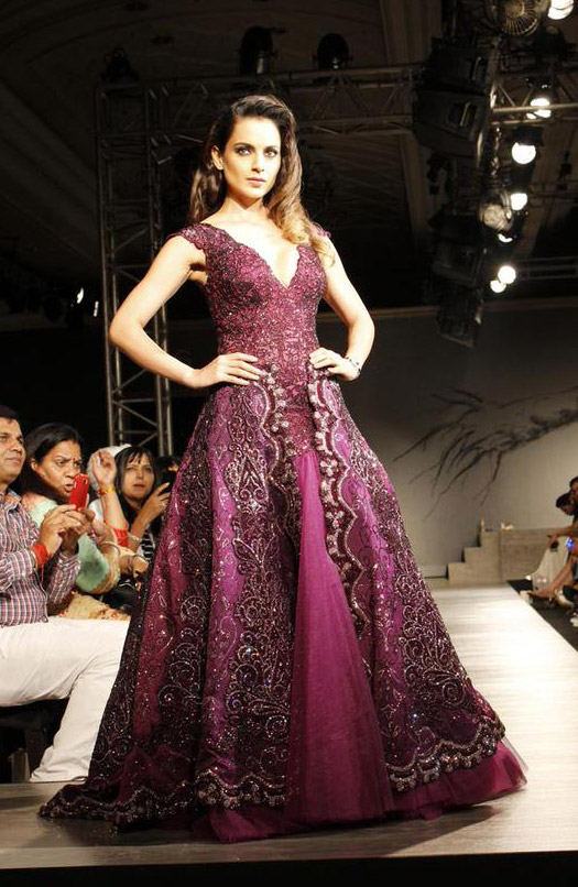 Kangna Ranaut Walks The Ramp 