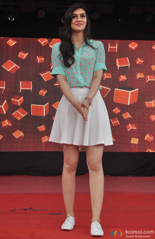 Kriti Sanon at the 'Umang Festival 2015'