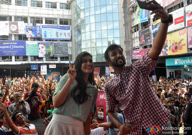 Kriti Sanon at the 'Umang Festival 2015'