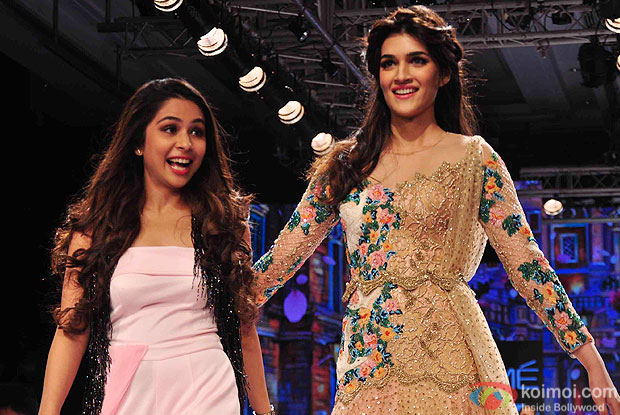 Kriti Sanon walks the ramp during the Lakme Fashion Week Winter Festive 2015